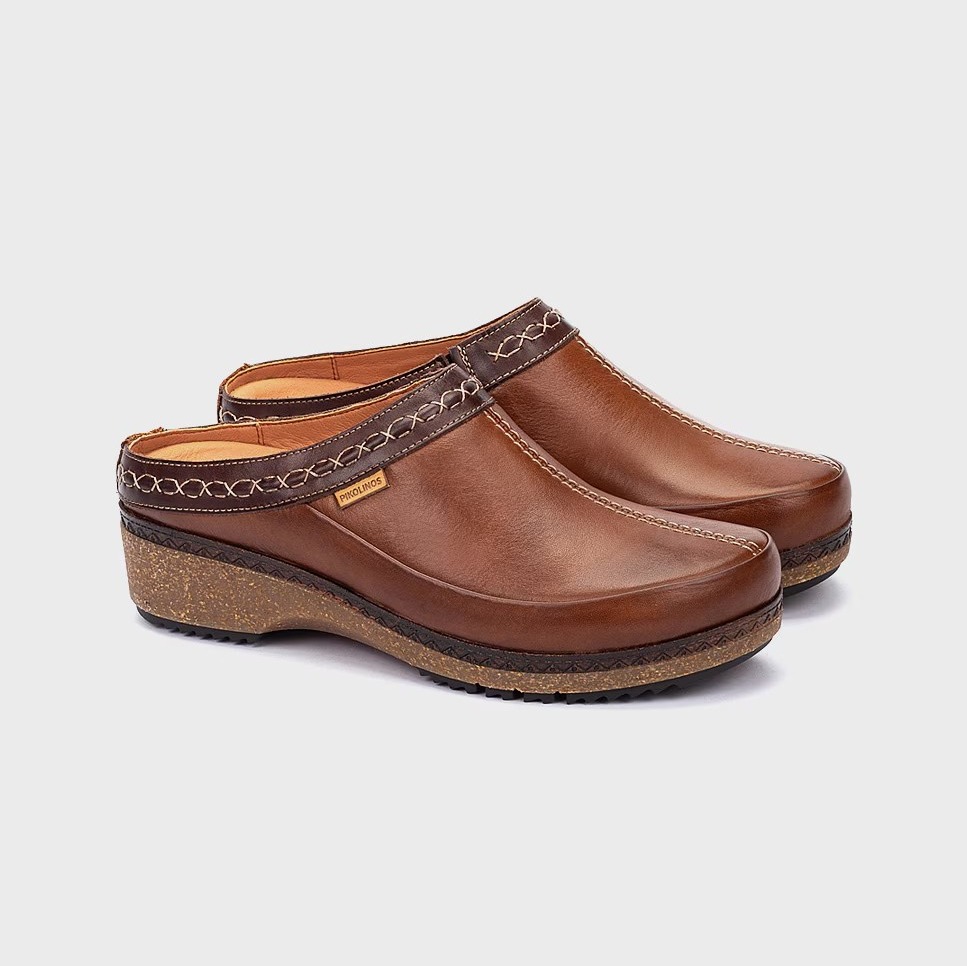 Zuecos de piel con plantilla Memory Foam extraíble de Pikolinos

