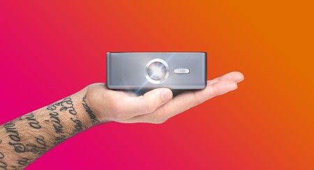 Sweam, un proyector DLP mini con Android 7.1 que cabe en la palma de la mano