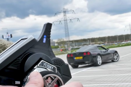 Si te molaba KITT vas a alucinar con este Chevrolet Corvette teledirigido, 100% real y homologado
