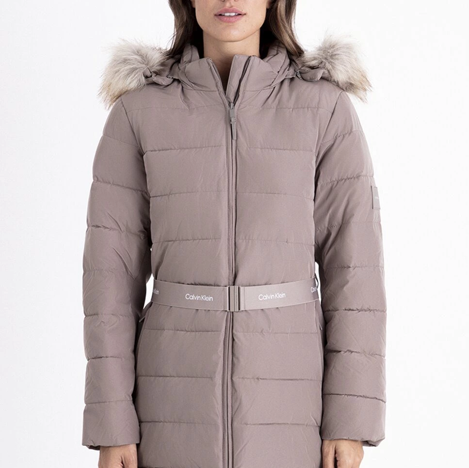 Plumífero de mujer de neopreno con cinturón
