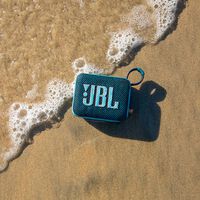 El altavoz Bluetooth top de JBL que no te puede faltar este verano: potente, con buena autonomía y ecualizador 