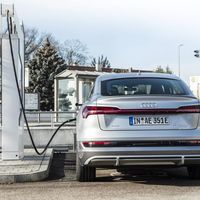 Audi 'transformará' sus fábricas en puntos de carga para coches eléctricos con una inversión de 100 millones de euros