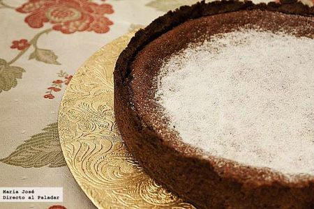 Tarta tibia de chocolate negro y mascarpone. Receta