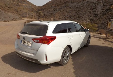 toyota_auris_ts_hybrid