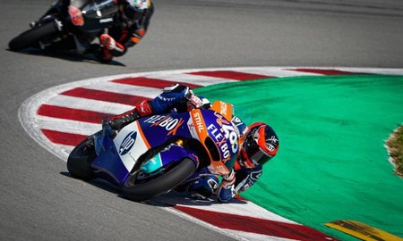 Augusto Fernández vuela en Montmeló y consigue su primera pole position en Moto2 por 21 milésimas