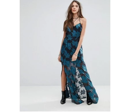 Aprovecha las rebajas de Asos para hacerte con este vestido floral de Lovers + Friends por 155,49 euros 