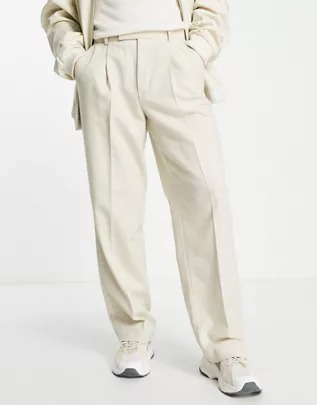 Pantalones de vestir color crudo de corte amplio de tejido de espiga de mezcla de lana de ASOS DESIGN