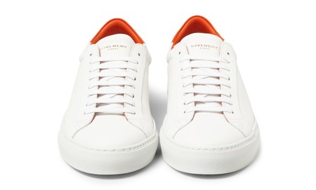 La moda no se cansa de los white sneakers: aprende a mantener los tuyos inmaculados