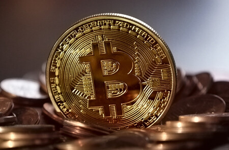 Ya se pueden comprar los coches eléctricos de Tesla con bitcoin