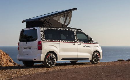 Este prototipo de furgoneta camper se llama The Citroënist y ofrece espacio para dos personas y una bici