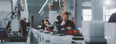 En China son famosas las jornadas laborales eternas. La solución estaba en echar a la calle a los empleados a su hora