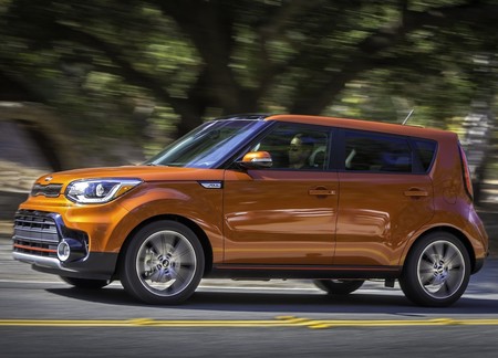 El KIA Soul estrena versión EX Pack en México: ahora lleva techo panorámico