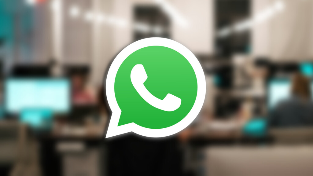 Meter en un grupo de WhatsApp a un empleado sin permiso trae consecuencias: la AEPD multa con 42.000 euros a una empresa