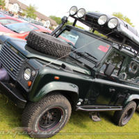 Unos Land Rover Defender muy british