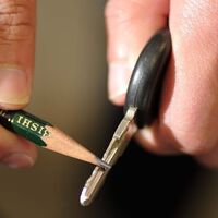 Si la llave de tu auto empieza a fallar, este truco japonés es la solución, y tan solo necesitas un lápiz 