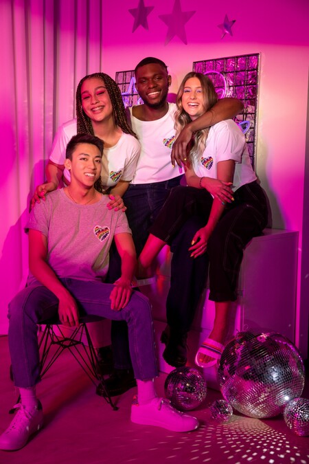 Las estrellas de TikTok protagonizan la campaña de Michael Kors del día del Orgullo LGBTQ+