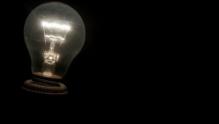 Las eléctricas piden que la luz suba al menos un 5% en 2013