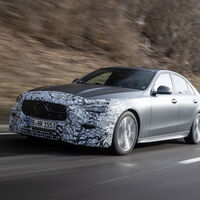 El Mercedes-Benz Clase C de nueva generación está por presentarse, pierde camuflaje y confirma sólo motores de 4 cilindros