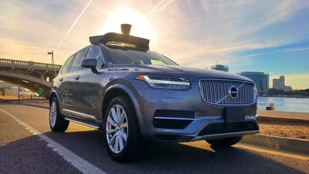Unirse para sobrevivir: Uber vende su división de coches autónomos y taxis voladores para continuar en estos negocios