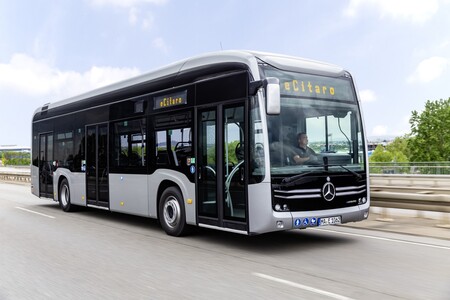 Mercedes-Benz pone (por fin) fecha de llegada a Europa a su autobús eléctrico con baterías de estado sólido