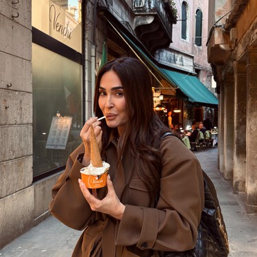 Vicky Martín Berrocal, sobre su rutina a los 53 años: "Llevo casi dos años despertándome y caminando en ayunas. Y voy tres o cuatro días al gimnasio por semana"