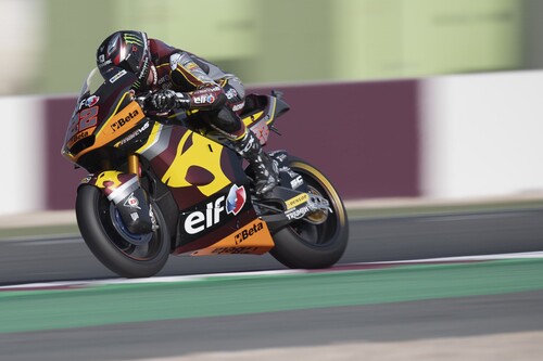Sam Lowes confirma su dominio y Raúl Fernández roza el podio en su primera carrera de Moto2