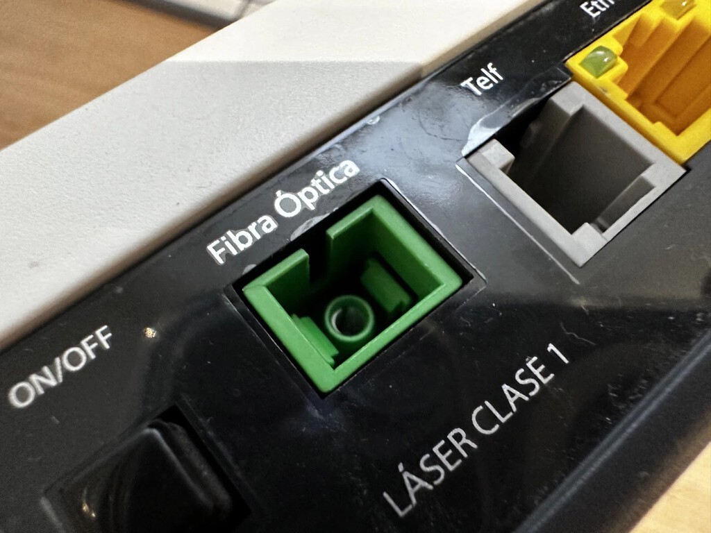 Estos son las recomendaciones para cuidar el cable de fibra en casa: la clave para que el router funcione a tope