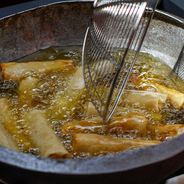 Poca gente lo sabe, este es el número de veces que se puede reutilizar el aceite para cocinar, según un experto