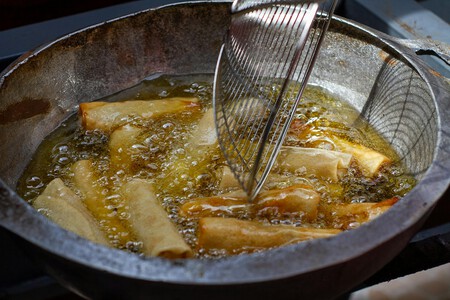 Poca gente lo sabe, este es el número de veces que se puede reutilizar el aceite para cocinar, según un experto