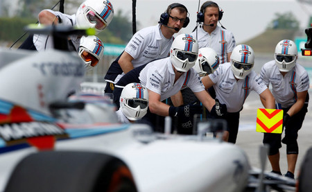 Williams vuelve a sufrir una lluvia que anula su buen ritmo en seco