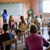 Jovem brasileiro de 17 anos consegue o impossível com a SpaceX e muda a vida de 14 mil alunos na Amazônia com antenas da Starlink 