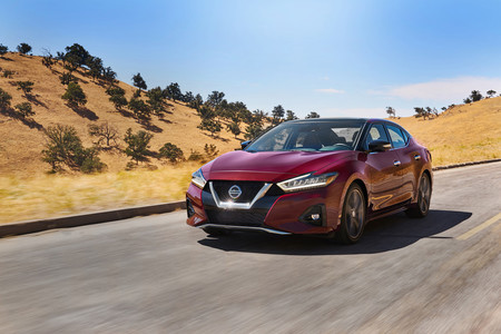 El Nissan Maxima 2019 se pone al día: diseño renovado, nuevas opciones y más equipamiento de seguridad
