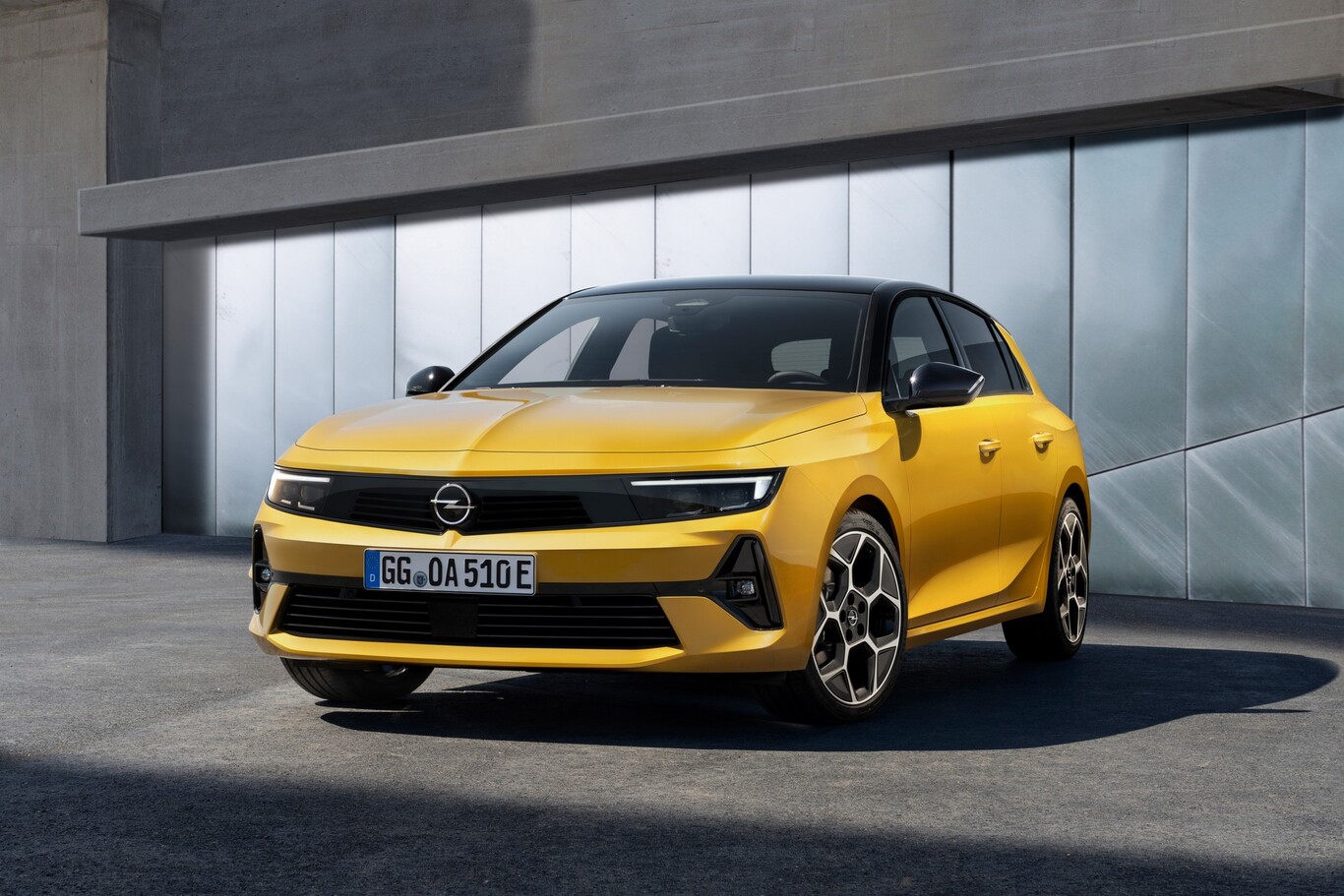 El Opel Astra 2022 da un golpe de timón con una radical transformación de diseño y plataforma