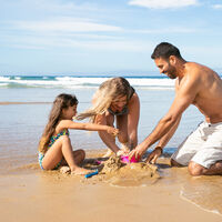 11 juegos divertidos para hacer en la playa con los niños