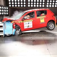 Renault Sandero, Logan, Stepway mejoran su calificación con Latin NCAP y Toyota Corolla repite 5 estrellas