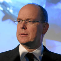 El pedo mental del Príncipe Alberto II de Mónaco: prohibir los Porsche y Ferrari en su principado