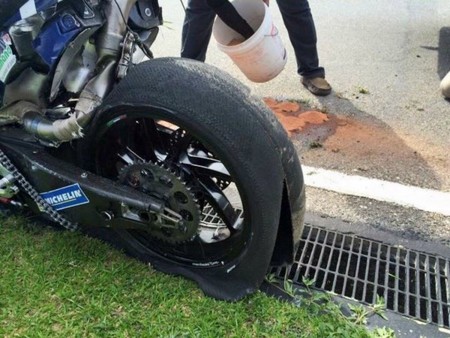 Loris Baz Caida Motogp Sepang 2016 1