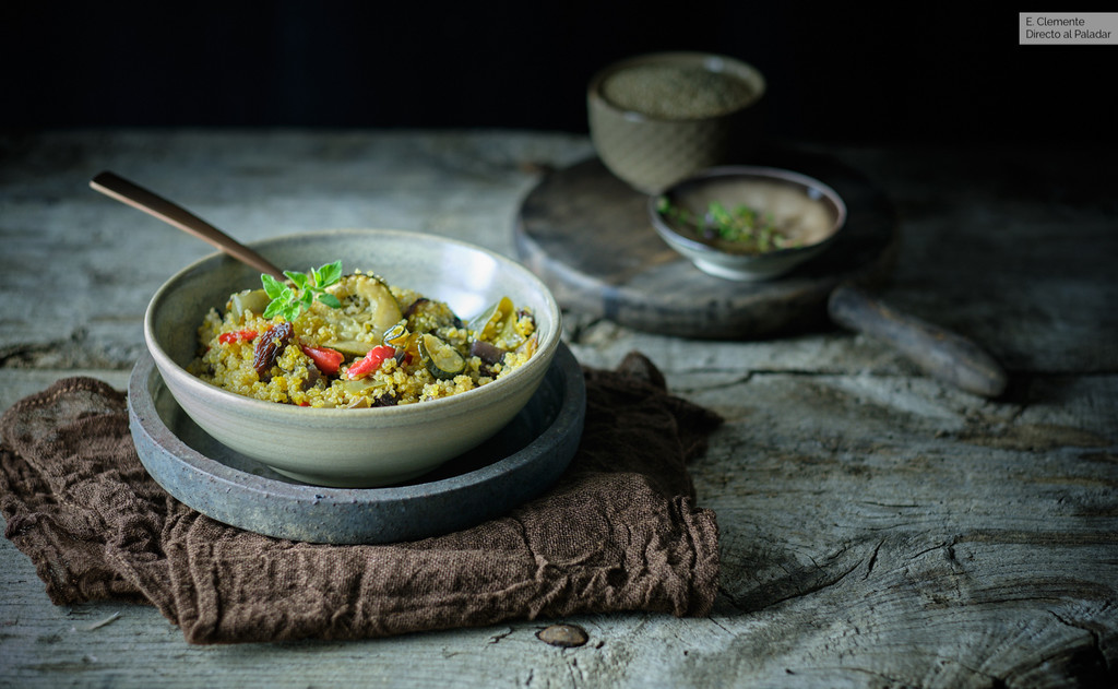 Quinoa con uvas pasas, semillas y verduras caramelizadas: receta para una cena deliciosa y veggie