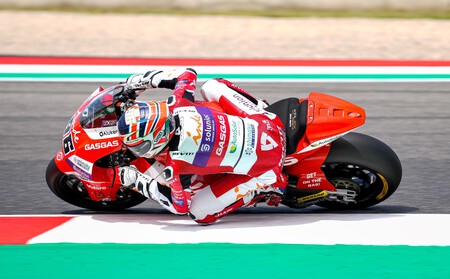 Jake Dixon lidera Moto2 en Mugello con Pedro Acosta, Arón Canet y Augusto Fernández en el top cinco