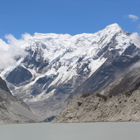 O desastre no Nepal não foi um terremoto, mas uma massa de gelo de 5 mil metros — e existem 47 outras com um potencial de destruição gigantesca 