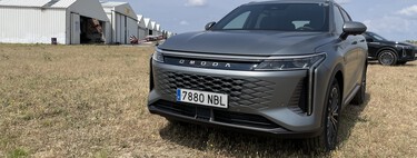 Omoda 9 SHS, primeras impresiones: cuesta 50.000 euros (sin ayudas) pero su potencia es la de un coche de más de 100.000