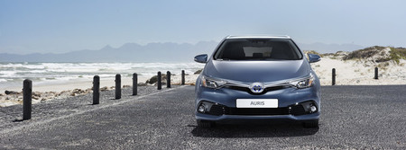 Toyota Auris 2015