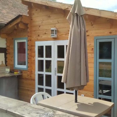 Así es la casa prefabricada que triunfa en España por su diseño moderno y su precio: cuesta menos de 4.000 euros y tiene hasta terraza