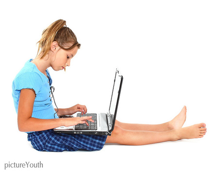 Los adolescentes están en contra de la violencia, aunque utilizan Internet para insultar y amenazar