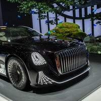 El Hongqi L-Concept, sin volante y con lámpara de araña a bordo, es la visión de futuro de este fabricante chino de coches de lujo
