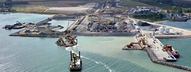 Con módulos de 73,000 toneladas de concreto y tanto acero como 50 Torres Eiffel: así se está construyendo el túnel submarino más grande del planeta