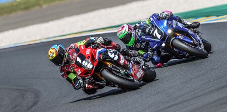 Suzuki gana las 24 Horas de Le Mans en moto con dos españoles, David Checa y Xavi Forés, en el podio