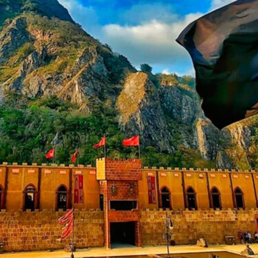 En Orizaba existe un parque con castillo medieval, dragones, dinosaurios y hasta un avión estrellado, a solo 3 horas de CDMX