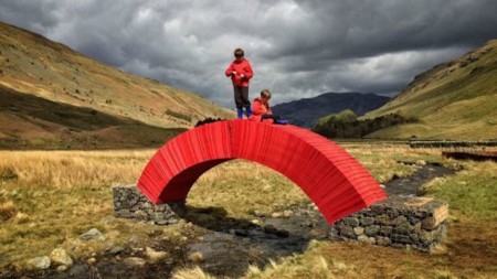 Este es el primer puente hecho solo de papel y está en el Reino Unido 