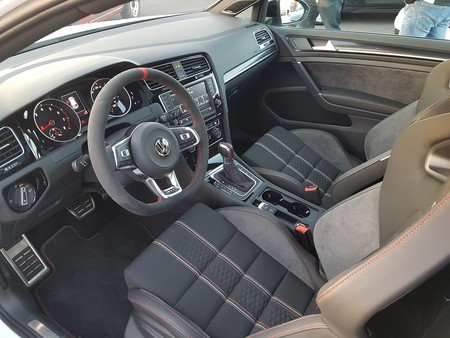 Volkswagen Golf GTI Clubsport interior